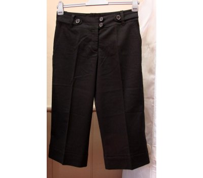 0500 Dámské 3/4 černé kalhoty H&M